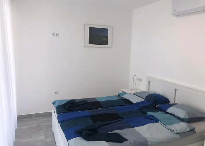 Front Apartmán *
